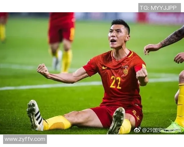 足球明星左腿上的神秘疤痕背后隐藏的故事与荣耀之路