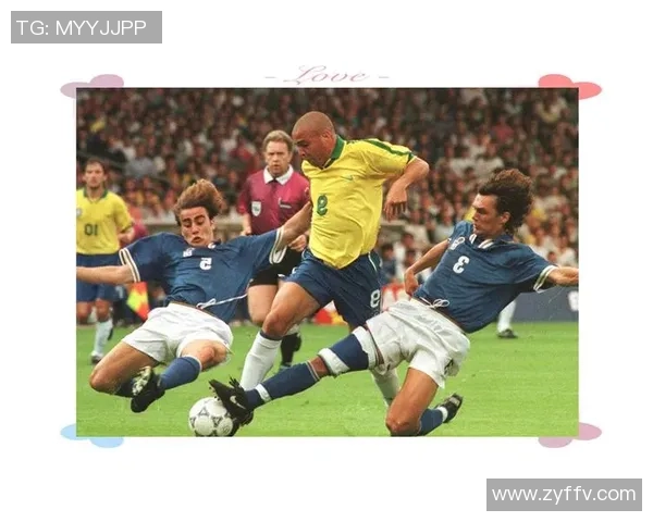 足球明星走路的姿势揭秘如何影响他们在场上的表现与魅力 足球明星走路的姿势揭秘如何影响他们在场上的表现与魅力